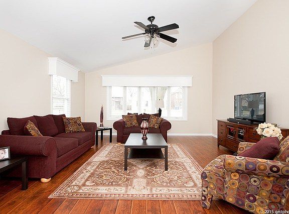 3rd image of 545 W Babcock Ave