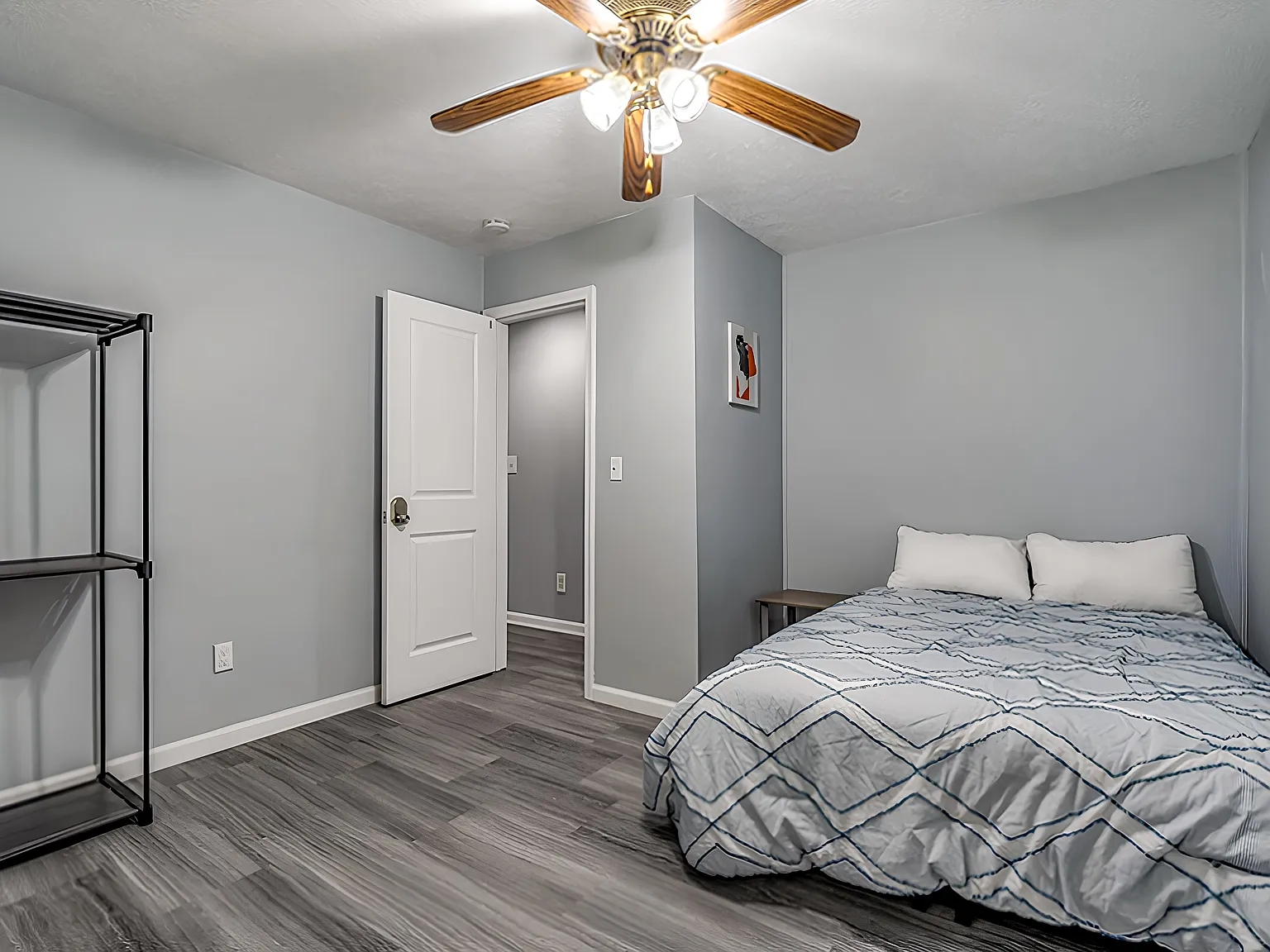 4 bed, 2.5 bath, 1107 sqft, $810 — Photo 1