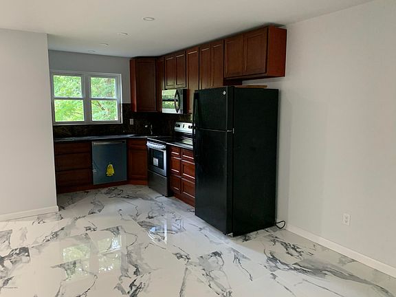 3rd image of 29 Brookeville Ter