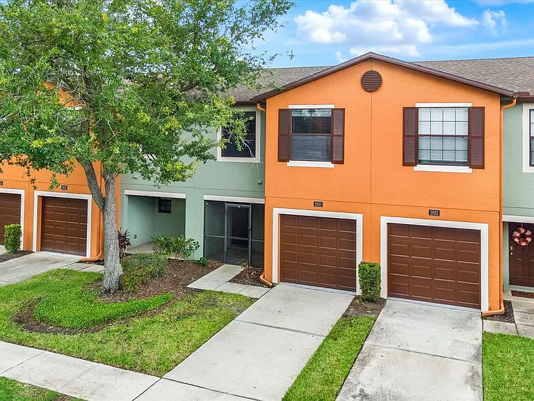 2630 Edgewater Falls Dr — Photo 29