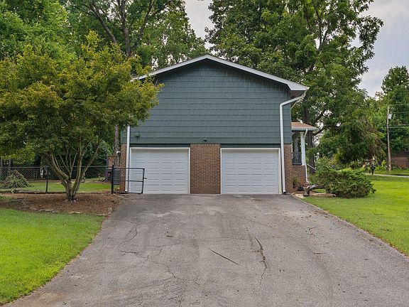 4th image of 922 Wesley Dr