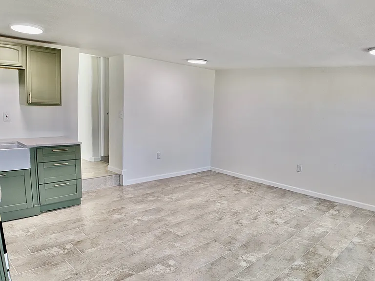 2931 Mobile Ave #3 — Photo 7
