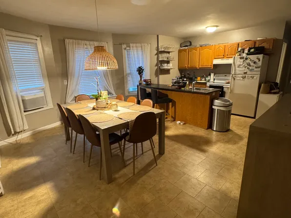 136 Smith St APT 1, New Britain, CT 06053