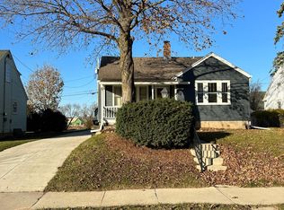 N40W6324 Jackson St, Cedarburg, WI 53012
