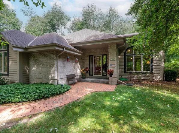 5352 Woodstone DRIVE, Slinger, WI 53086