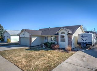 902 E Singing Hills Dr, Post Falls, ID 83854