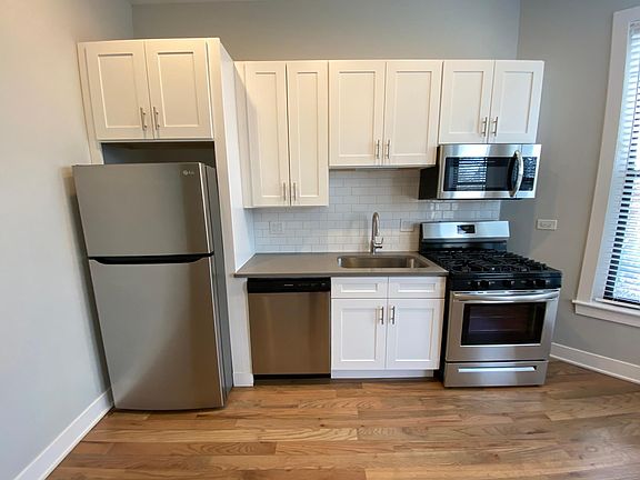 2nd image of 2107 N Sedgwick St #4K