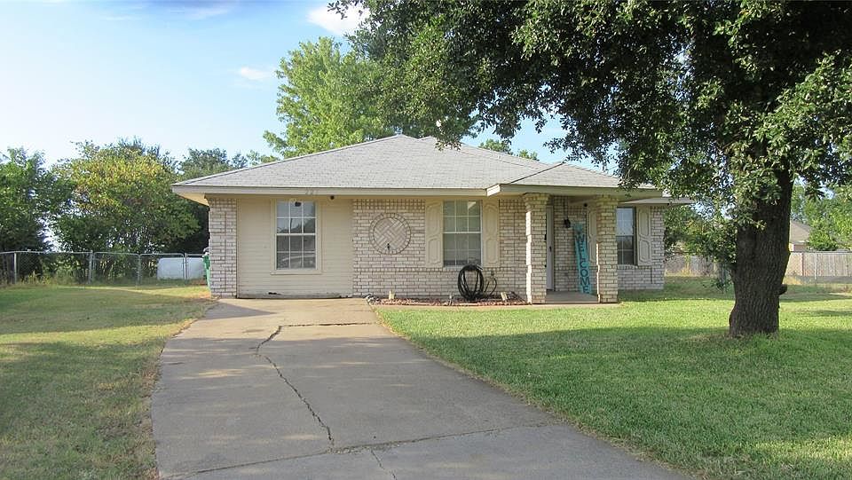 1st image of 225 Briar Creek Dr