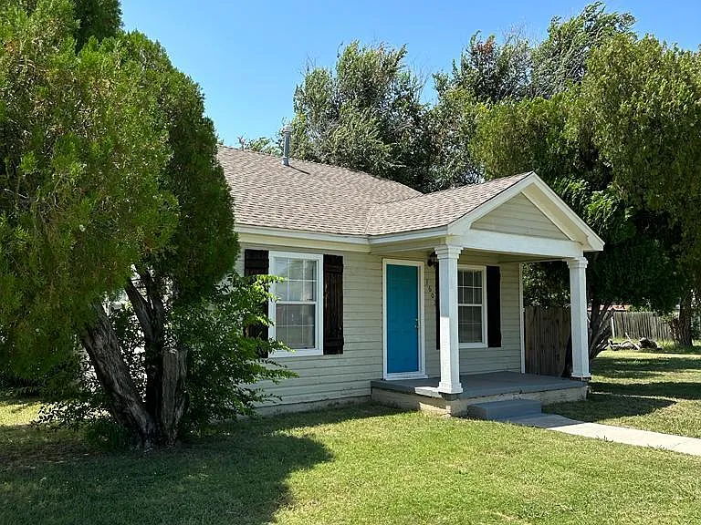 1602 NW 16th St — Photo 5