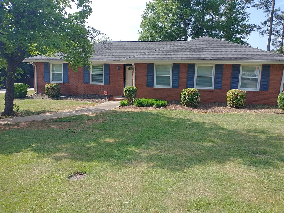 3142 Greenwood Trl SE