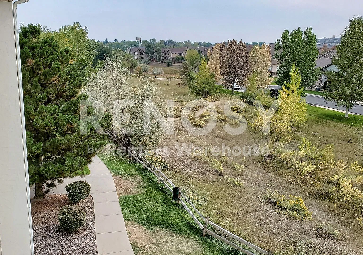 Available Now - 2 bedroom + Office Penthouse condo new paint, carpet, Whirlpool appliances plus G... — Photo 2