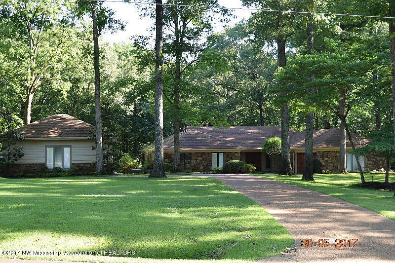 1st image of 5826 Maxwell Dr