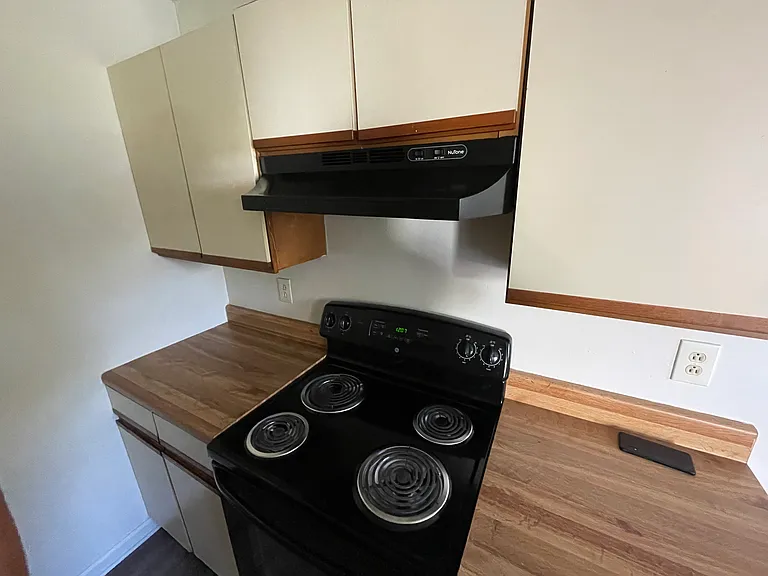 548 Ashlawn Dr #3 — Photo 6