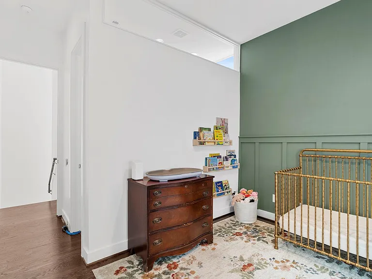 1159 W 18th St — Photo 31