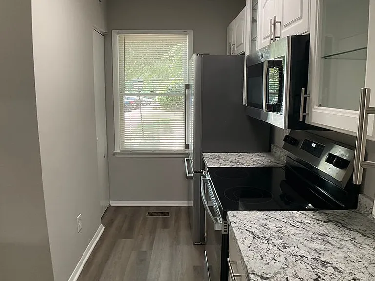 13 Astor Ct #.0 — Photo 7