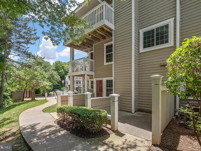 5804 Inman Park Cir #390 — Photo 1