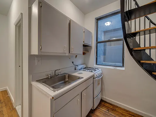 Rented by MNS | media 5