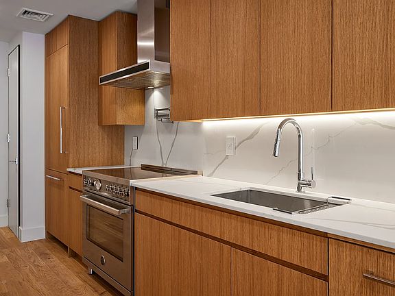 2nd image of 224 W 20th St #1