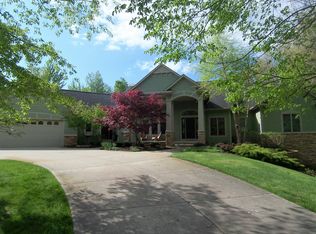 3902 Canyon Creek Dr SW, Walker, MI 49534