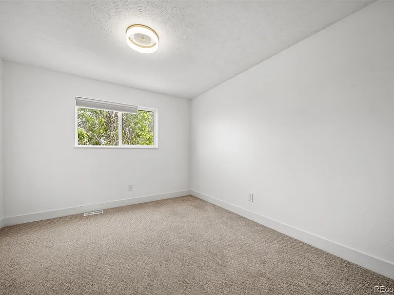 15989 E 18th Pl — Photo 15