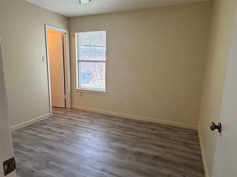 17407 Chamberlain Dr — Photo 21