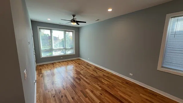 3 bed, 1350 sqft, $2,500 — Photo 2