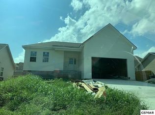 1817 River Poppy Dr, Mascot, TN 37806