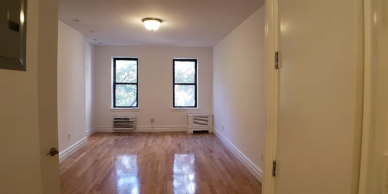 Rented by CitySites Real Estate Group | media 5