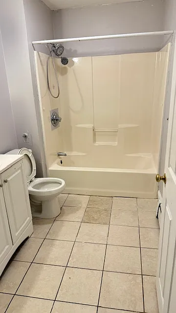 3 bed, 1056 sqft, $2,400 — Photo 3