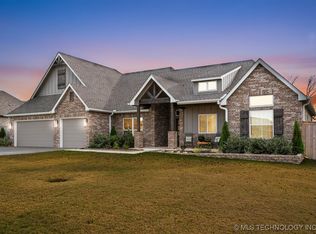 1802 E 44th St, Sand Springs, OK 74063