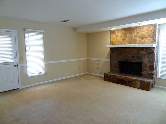 4th image of 304 Richland Avenue