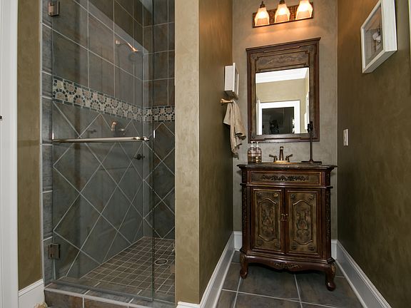 Main level Guest Bath