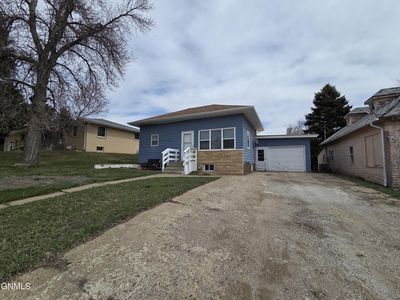 415 Court St, Flasher, ND, 58535