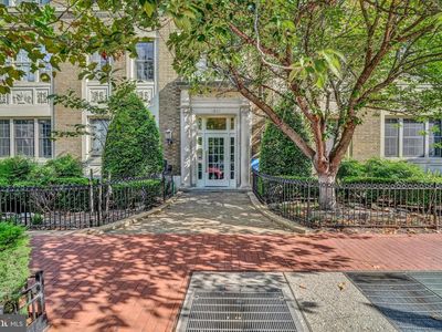 1621 T St NW APT 402, Washington, DC, 20009