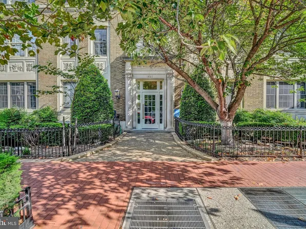 1621 T St NW APT 402, Washington, DC 20009