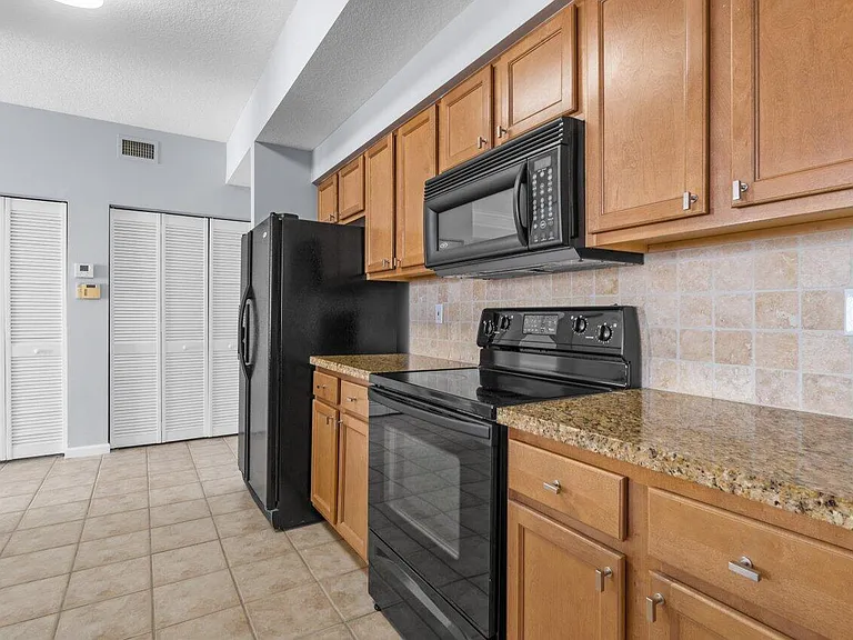 276 Murcia Dr #213 — Photo 7