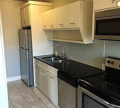 4th image of 708 W 48th St APT 303