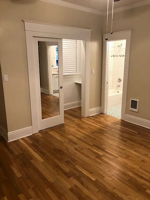Classic Apartments — Photo 3