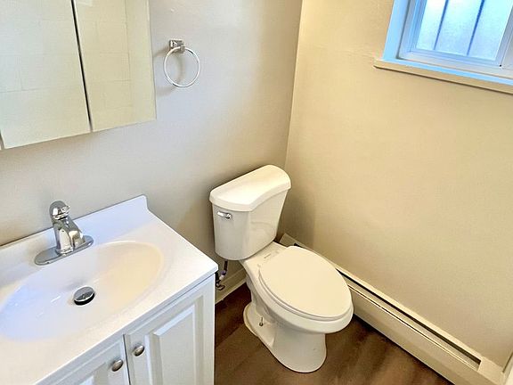4th image of 2321 S Race St #104