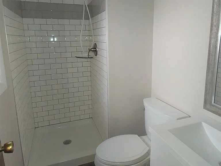 1106 Andover St — Photo 11