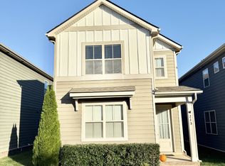 215 Manor Row, Pleasant View, TN 37146