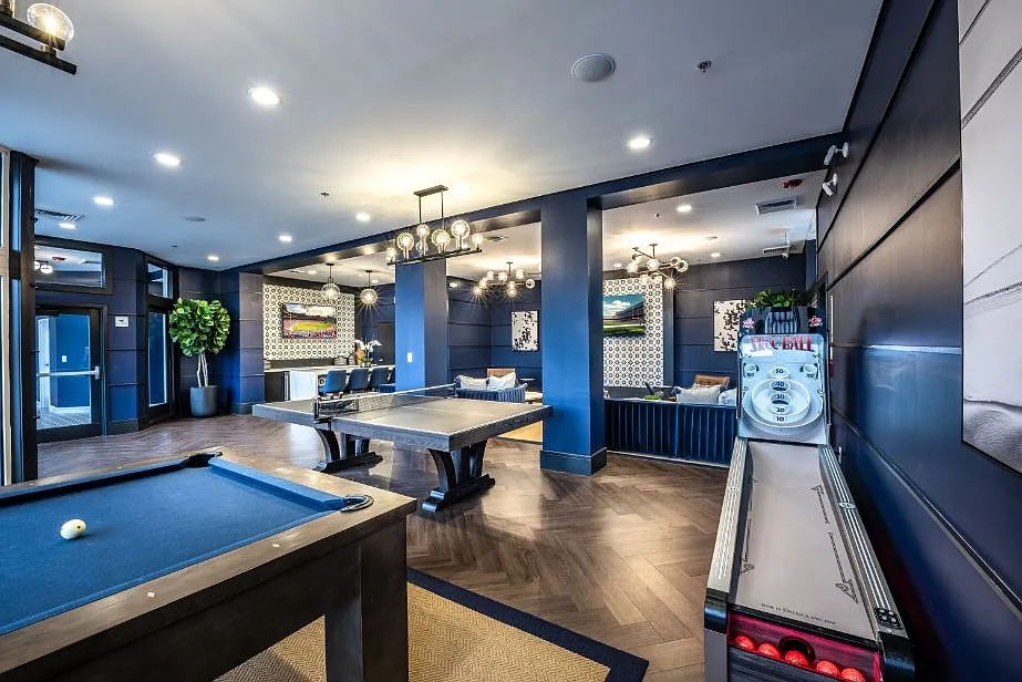 Building Photo 5