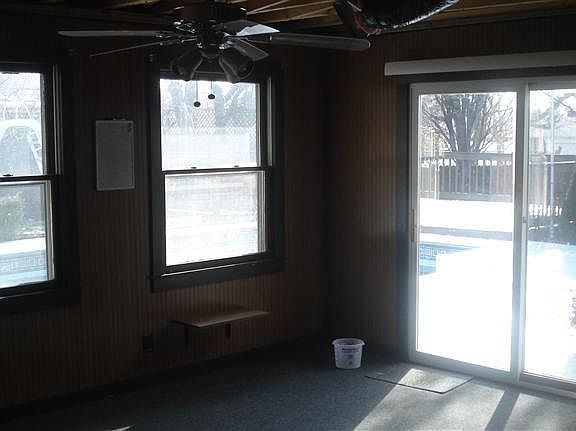 3rd image of 491 Doncaster Ct