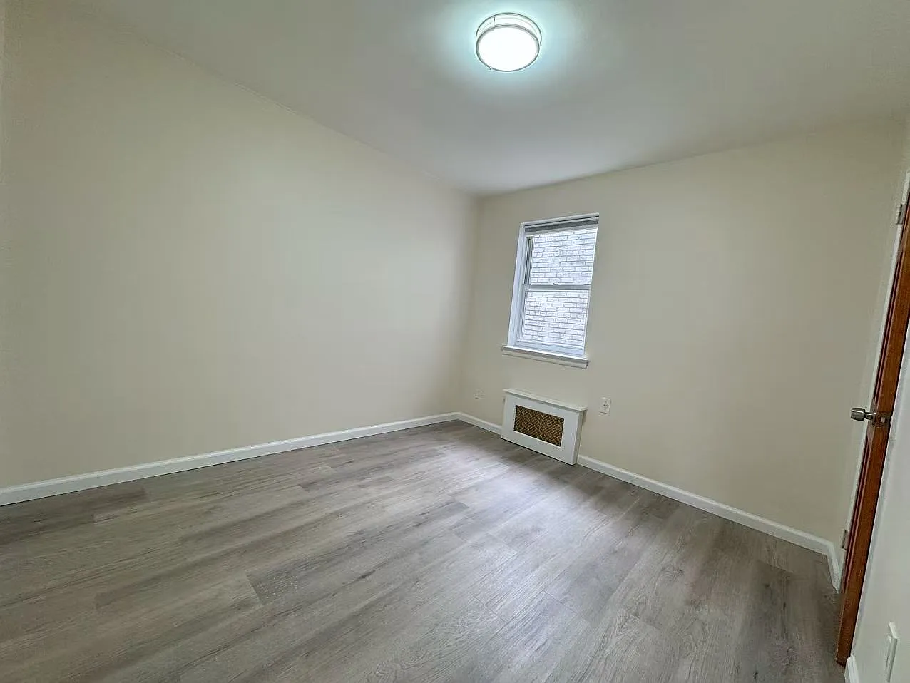 3 bed, 1000 sqft, $2,950 — Photo 1