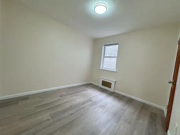 1926 64th St #2R, Brooklyn, NY 11204
