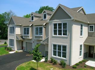 1017 Woodward Dr, Reading, PA 19601