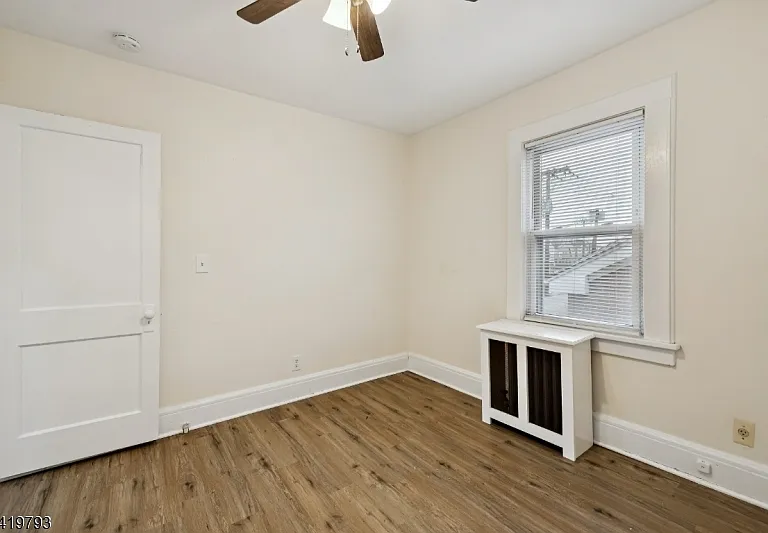 289 Hilton Ave — Photo 19