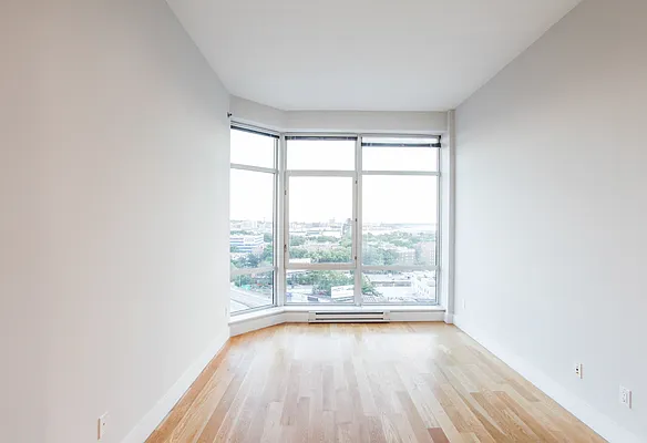 Rented by Salon Realty Corp | media 20