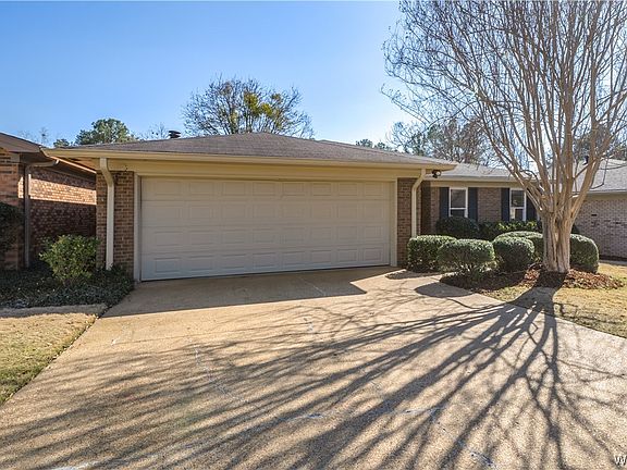 3rd image of 1605 Bellingrath Dr