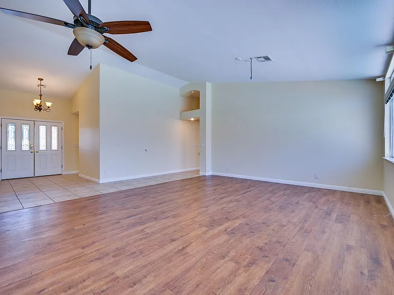 968 E Robindale Rd — Photo 7